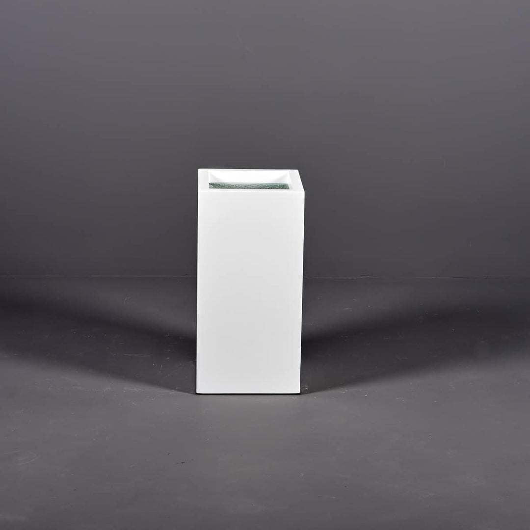 Miami Short Corner Planter
