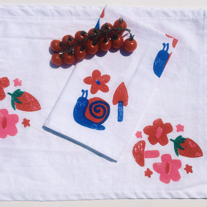 Snails on White Organic Dinner Napkins