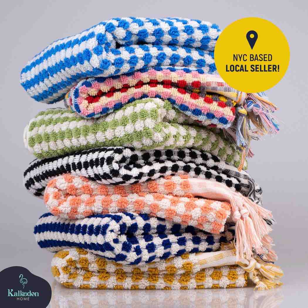 Pom Pom Hand Towel