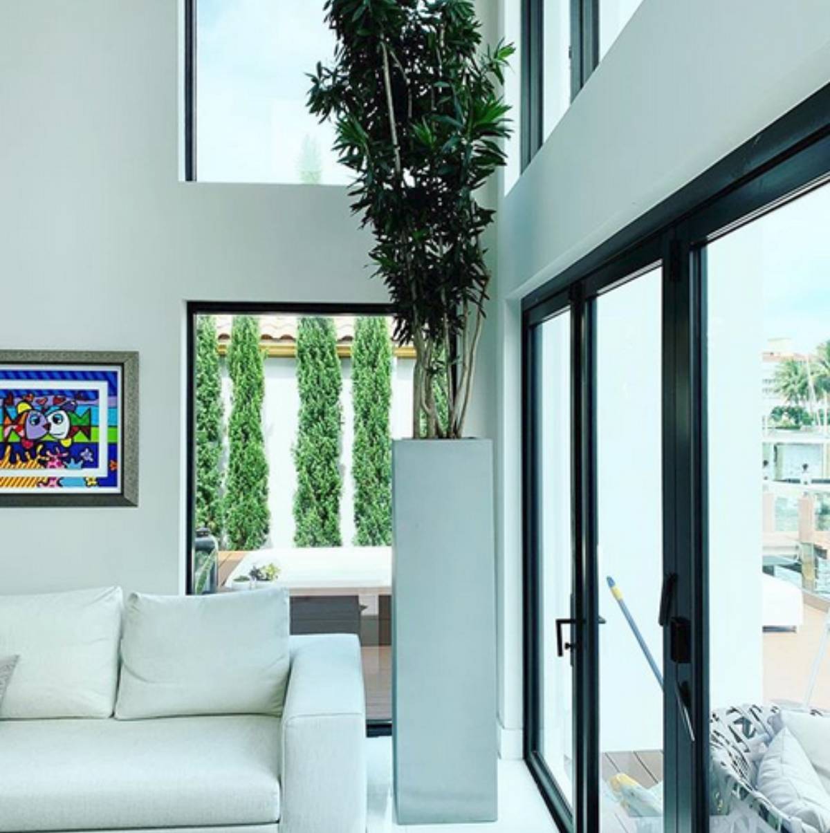 Jay Scotts Perth Tall Corner Planter